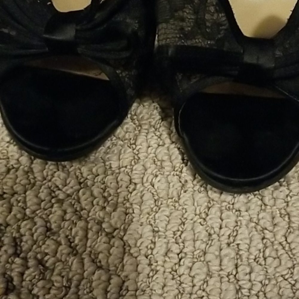 🔶️VALENTINO 🔶️ LACE BOW KITTEN HEELS - Picture 5 of 6